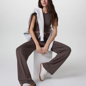 Vuori Halo Essential Wideleg Pants Sz L NWT